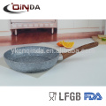 Sartén redondo recubierto de piedra de granito gris con mango de efecto de madera